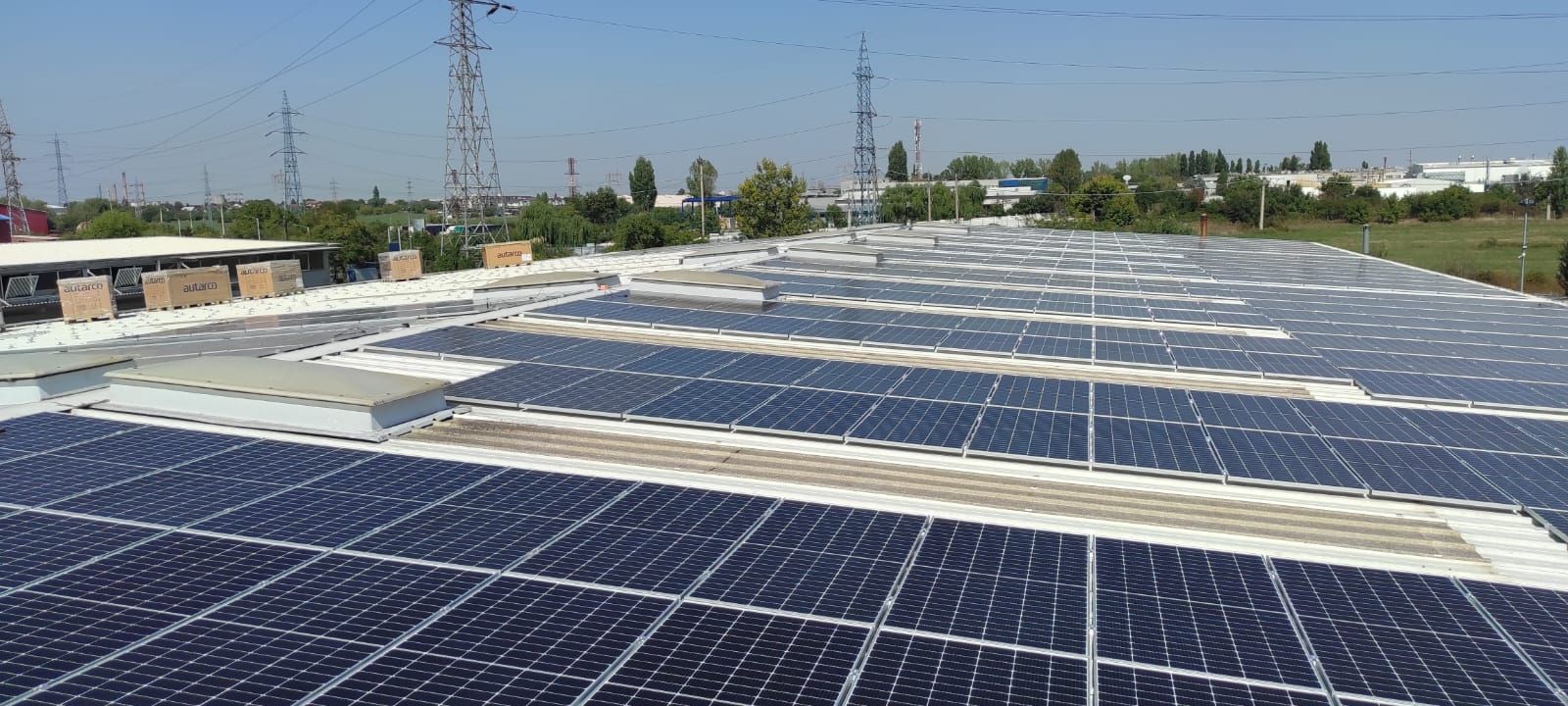 Rooftop solar installation at Showroom Ford Roadhil, Popești-Leordeni